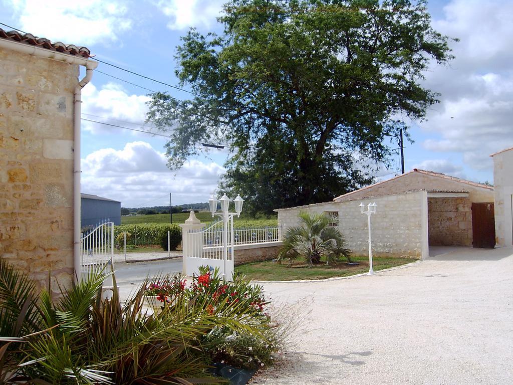 L'Oasis Bed & Breakfast Port-d'Envaux Bagian luar foto